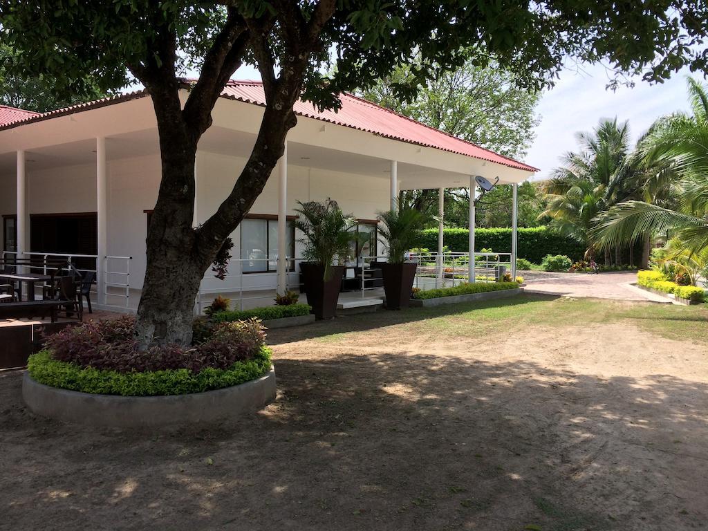 Arizona Ranch Hotel Girardot Exterior photo